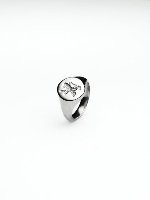 Scotch College 2026 graduation ring lion crest, close front view
